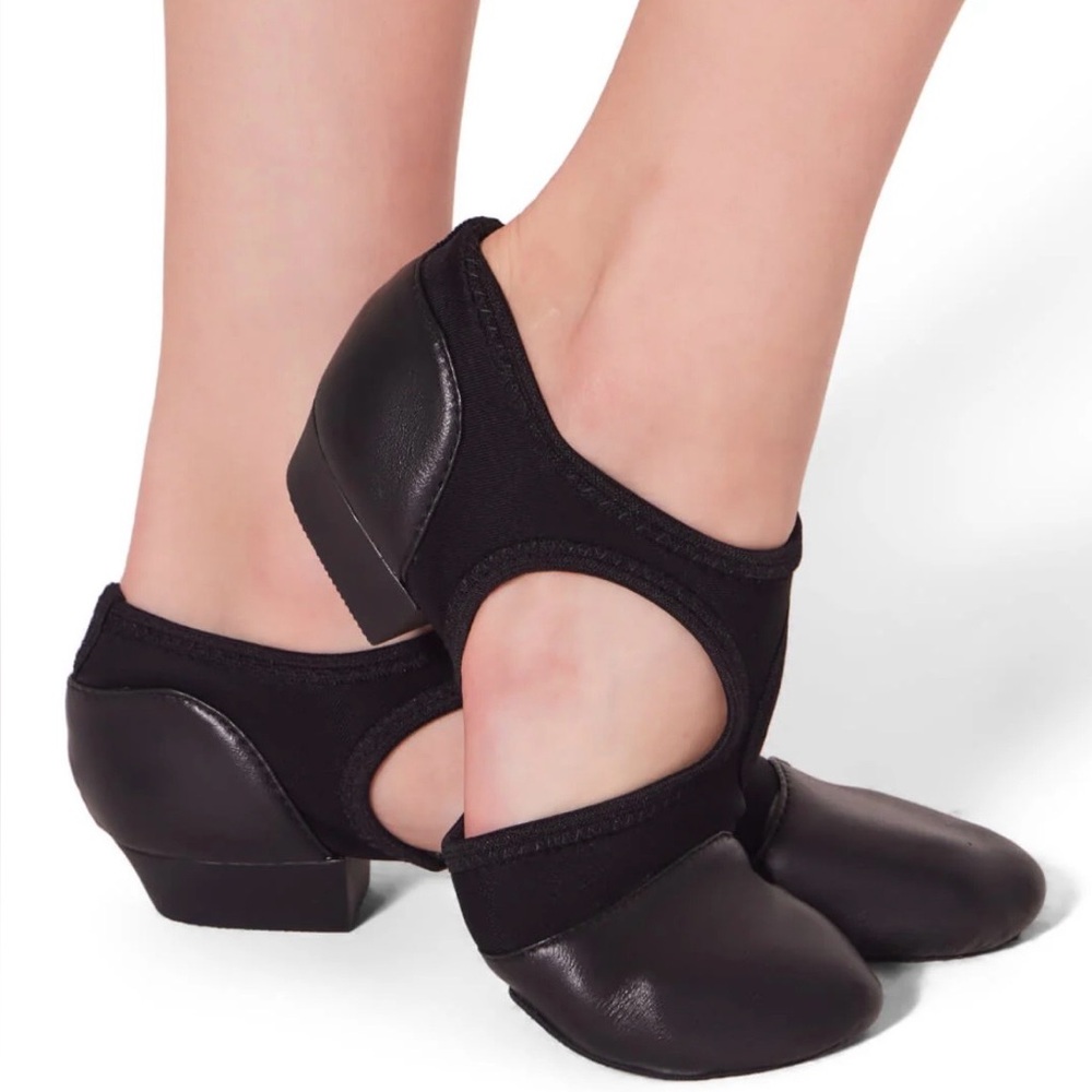 Capezio Black Pedini Femme Dance Shoe - Size 4M -NWT
